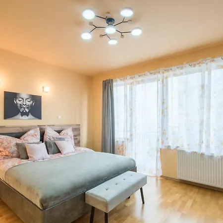 Very - Large - Balcony - Comfy Apartmán