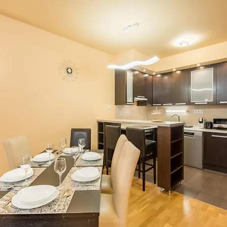 Very - Large - Balcony - Comfy *